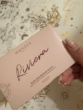 Wander Beauty Rivera Blush & Bronzer Palette in Pale Pink Packaging